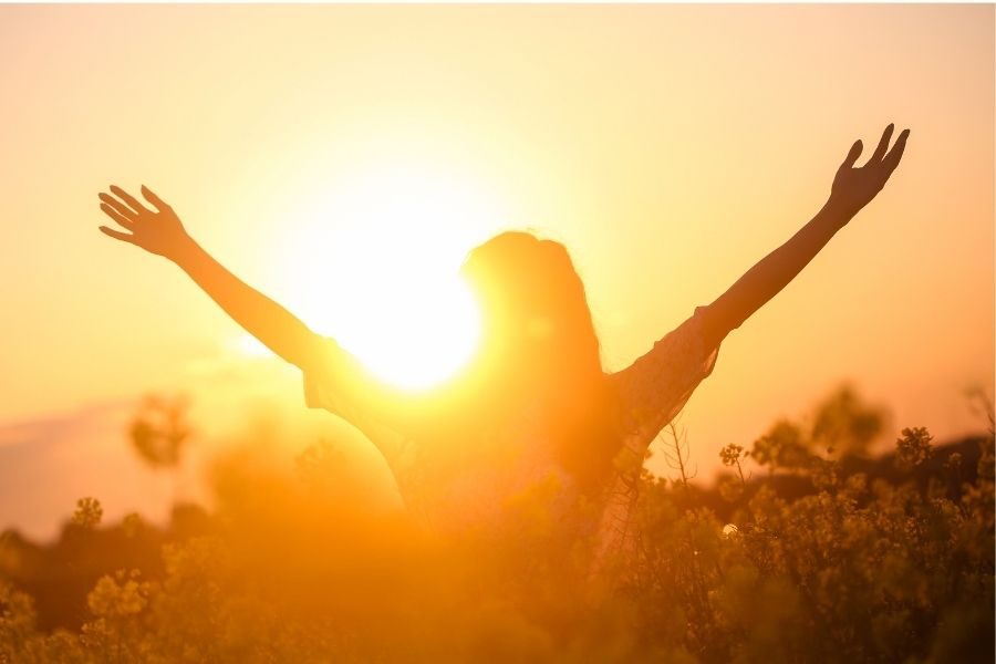 5 Estrategias Comprobadas para Aumentar la Felicidad Hoy